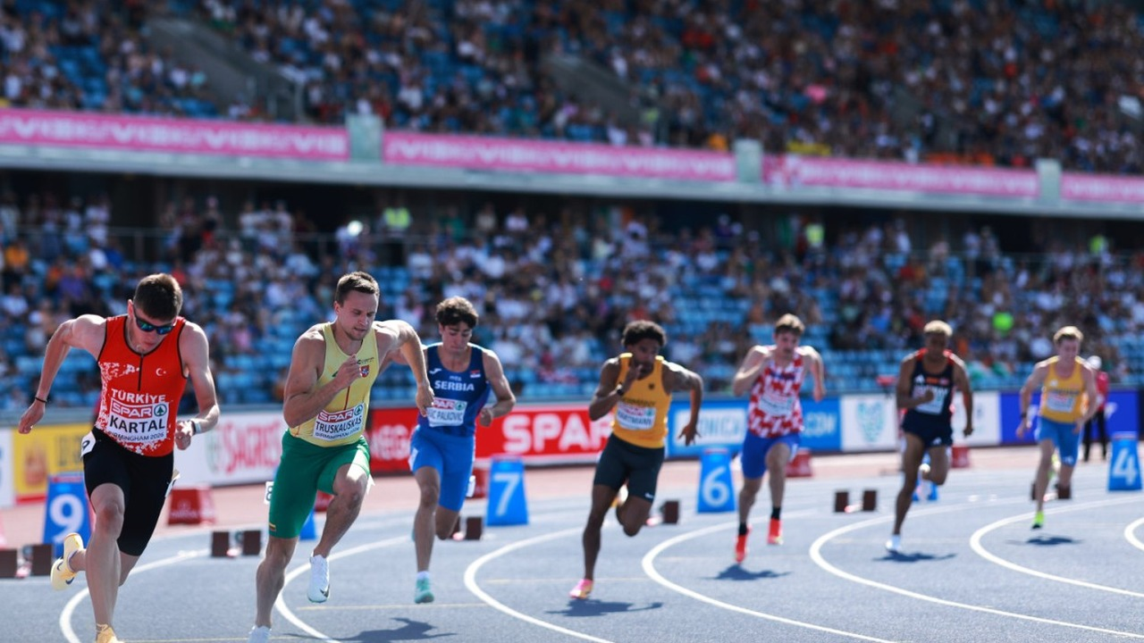 Darijo Basic Palkovic completes his European 200m race