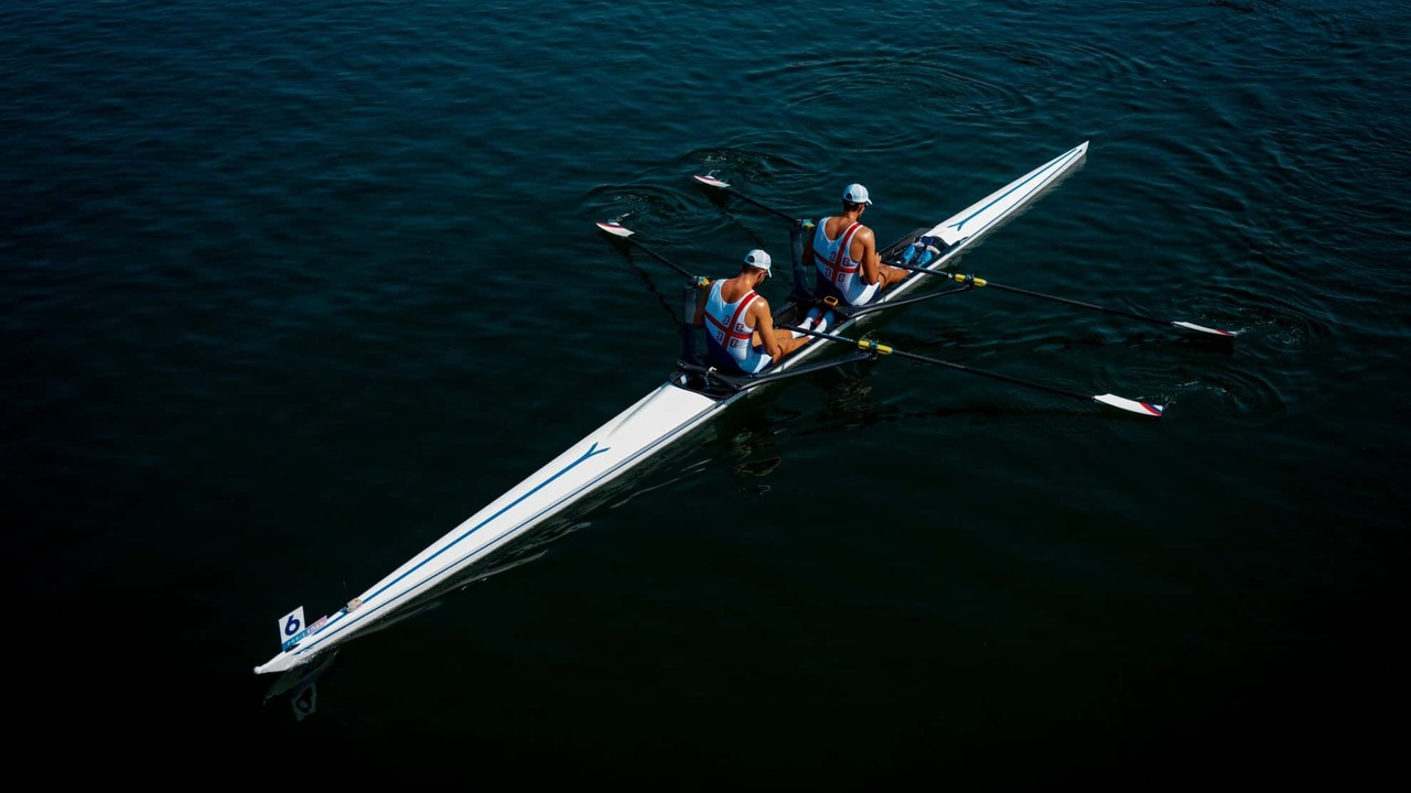 Mackovic and Pimenov win their opening race and reach the world quarterfinal