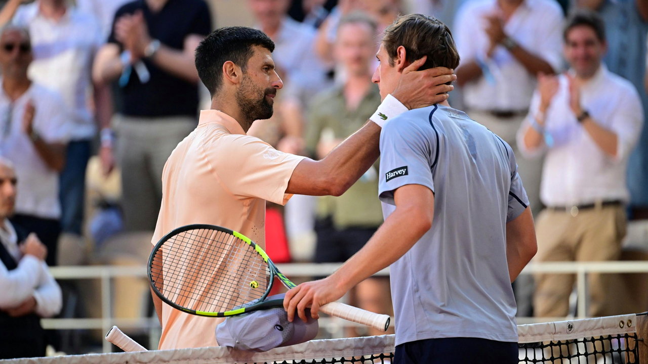 Novak Djokovic at Roland Garros in the official second-round report - inline context
