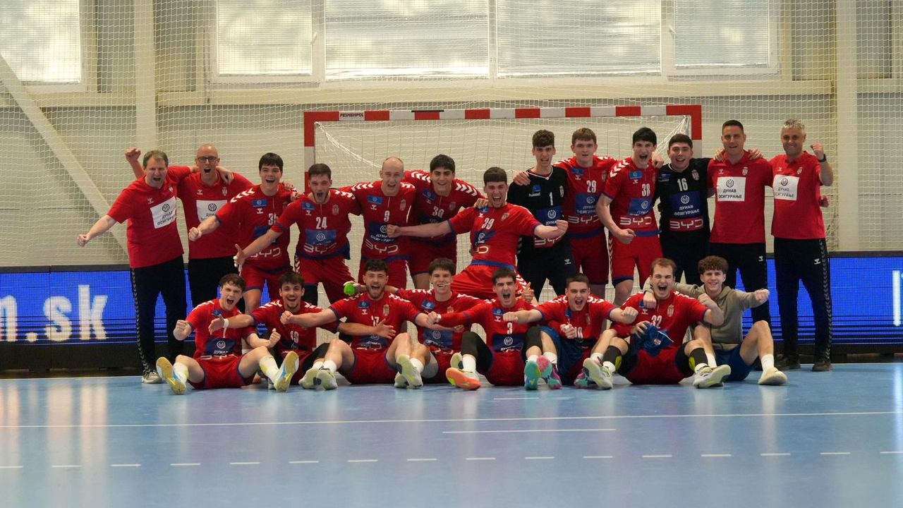 Serbia cadet handball team during official training in Loznica - inline context