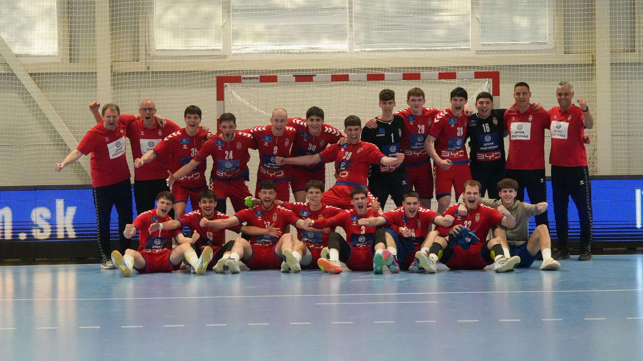 Serbia cadet handball team during official training in Loznica - inline detail