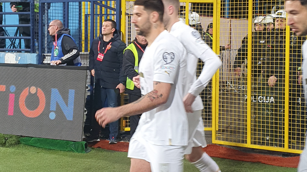 Mitrović izlazi na teren za reprezentaciju Srbije