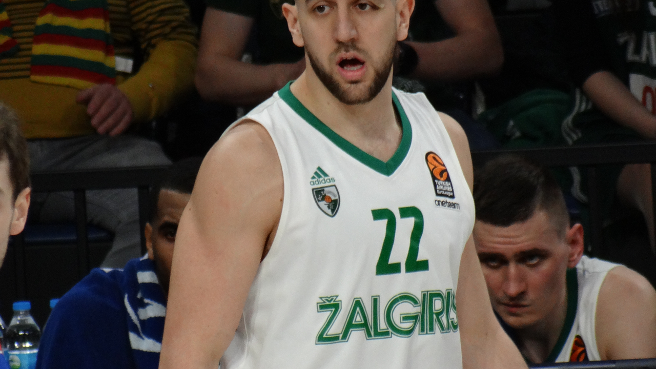 Micic during a EuroLeague game
