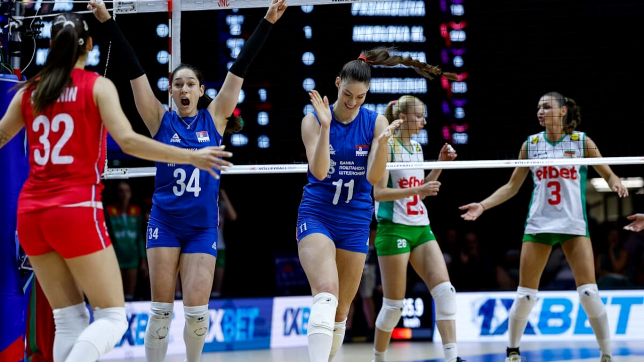 Serbia women's volleyball team huddle during the Nations League