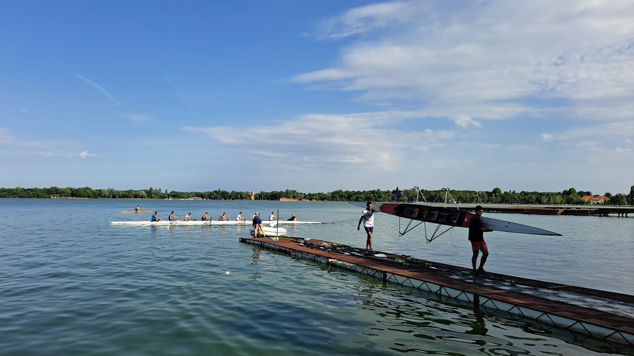 Rowers on the Lake Palic course