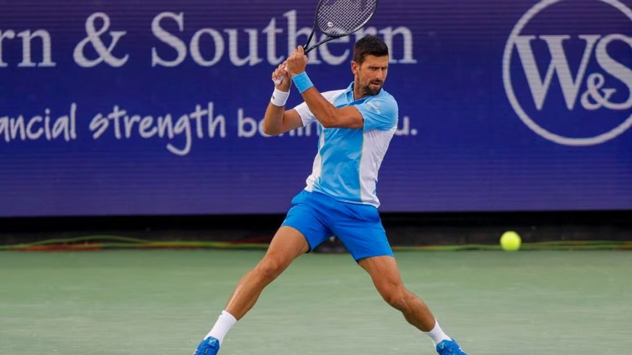 Novak Djokovic plays a forehand in Cincinnati