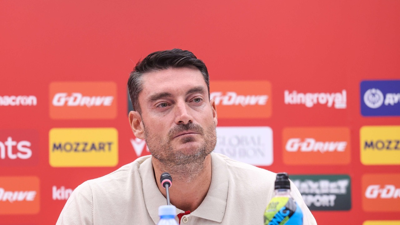 Albert Riera speaks at his Red Star Belgrade presentation