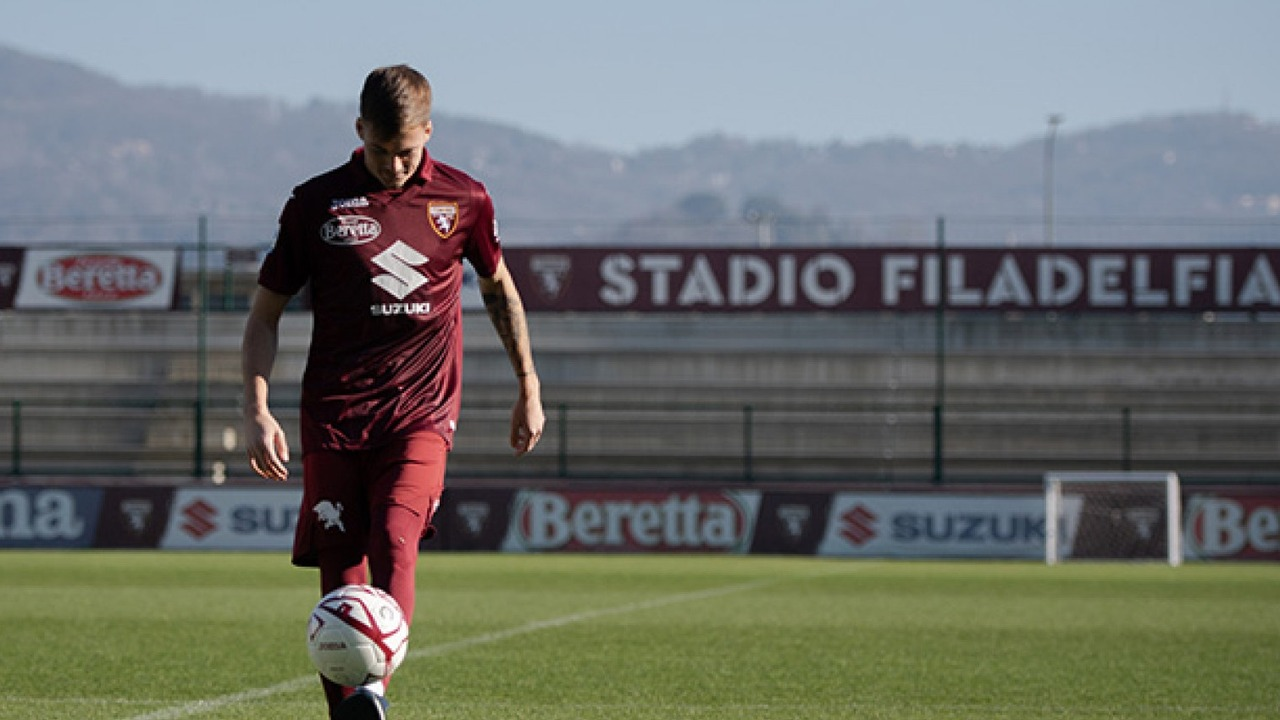 Ivan Ilic controls the ball at Torino's training ground