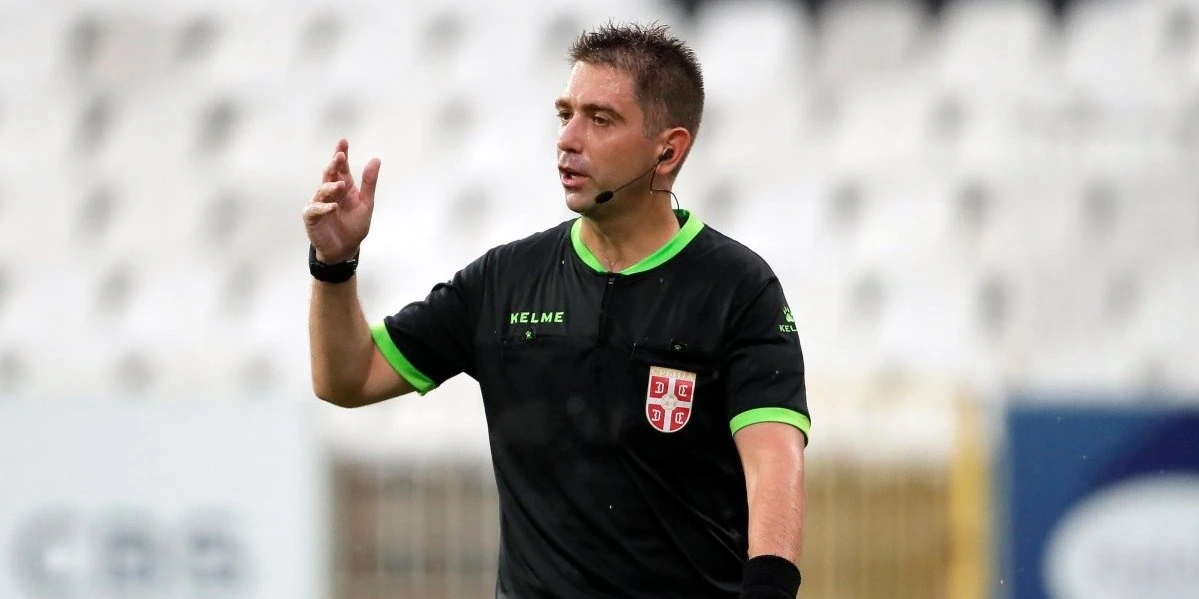 Dodatna fotografija: Momcilo Markovic bio pomocni VAR na mecu Mancester junajted - Sabah