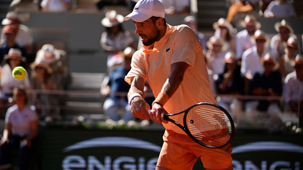 Novak Djokovic tokom meca drugog kola Rolan Garosa 2026