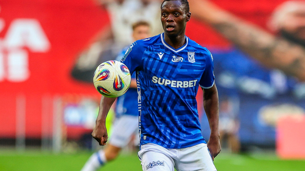 Timoti Ouma u duelu tokom klupske utakmice