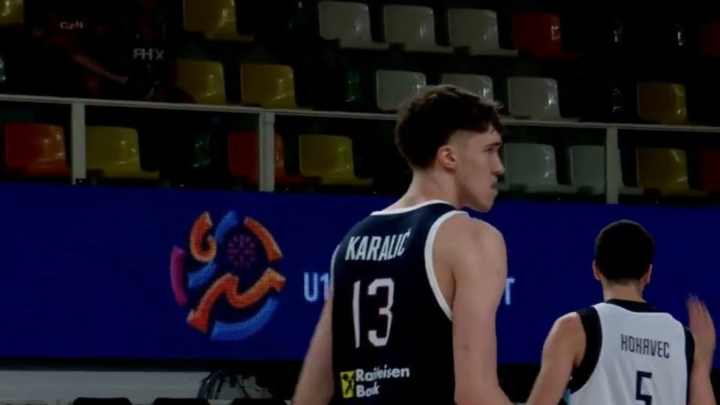 Košarkaš Srbije do 18 godina napada protiv Slovačke