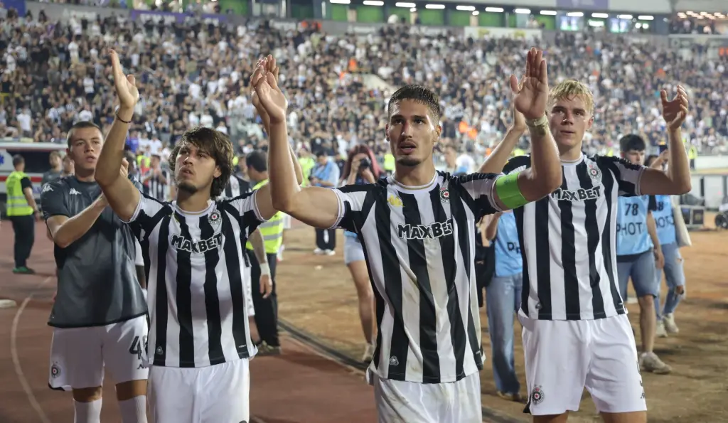 Dodatna fotografija: Partizan protiv OFK Beograda traži odgovor pred večiti derbi