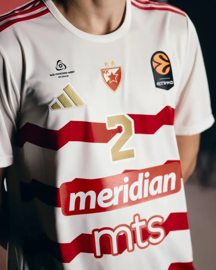 Crvena zvezda predstavlja novu košarkašku majicu za zagrevanje za sezonu 2026/27