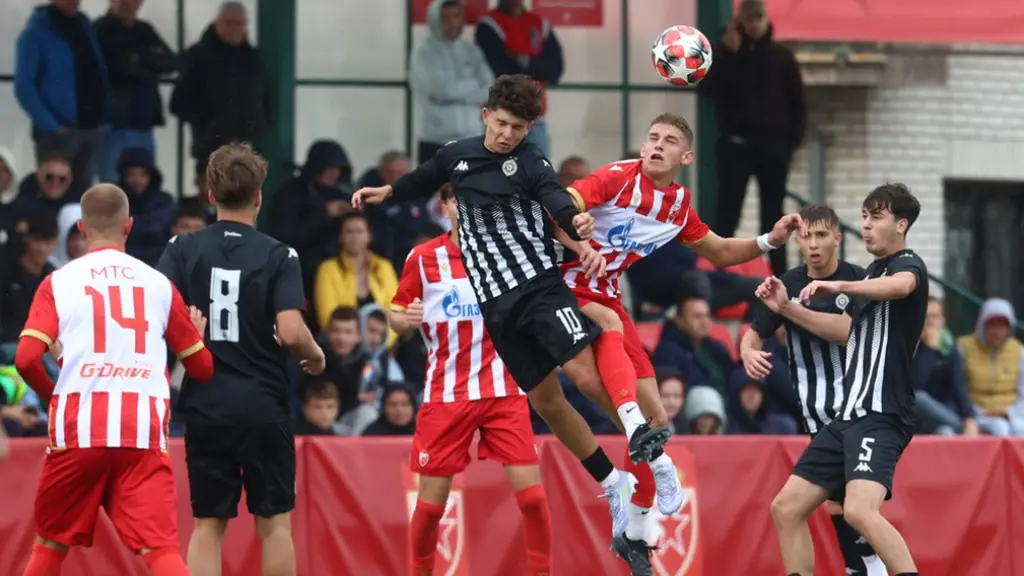 Igrači Crvene zvezde i Partizana do 17 godina završili su disciplinovan derbi bez golova