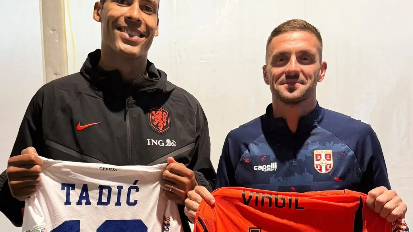 Tadić i Van Dajk razmenom dresova podsetili na zajedničke godine u Sautemptonu