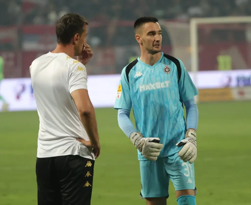 Dodatna fotografija: Crvena zvezda preokretom dobila 180. večiti derbi posle rekordnog početka