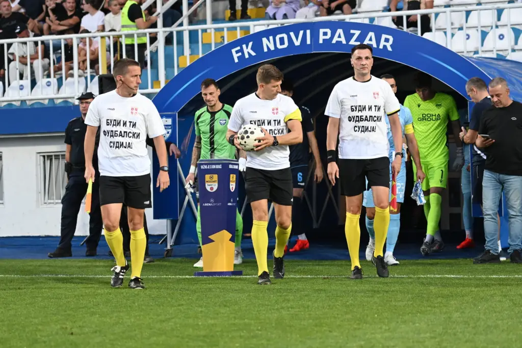 Dodatna fotografija: FSS prenosi poruku kampanje Budi fudbalski sudija na terene domace lige