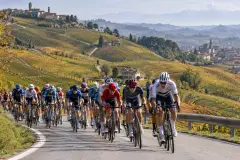 Gran Pijemonte vodi peloton preko deset uspona do Bra