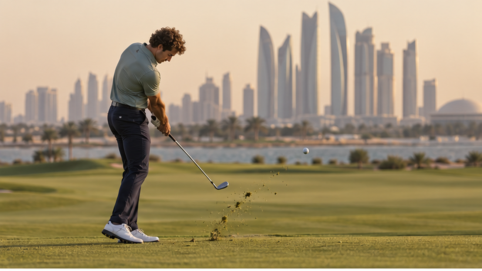 AI ilustracija: golfer izvodi udarac gvožđem na terenu u Abu Dabiju